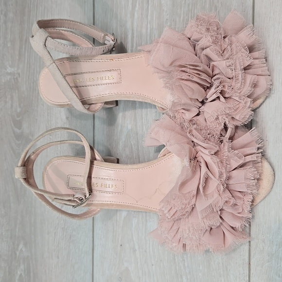 Avec Les Filles Women Elegant Pink Ruffle Heeled Sandals Shoes Sz 5M - Picture 3 of 12